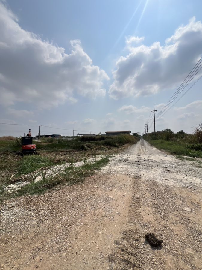 - ที่ดินคลอง 10 ลำลูกกา จ.ปทุมธานี เหมาะลงทุนทำโกดัง บ้านพัก