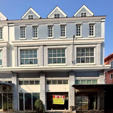 - ขายด่วน! อาคารพาณิชย์ 3 ชั้น โครงการไลบรารี่ ทาวน์ ทำเลทอง ตรงข้ามโรงเรียนสารสาสน์วิเทศศึกษา ประชาอุทิศ 90