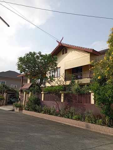 - ขายบ้านเดี่ยว หมู่บ้านสินธนา กรีนวิลล์ นวมินทร์ 50 ขนาด 132 ตร.ว. บ้านครึ่งตึกครึ่งไม้ พร้อมสระว่ายน้ำ ราคา 22,000,000 บาท