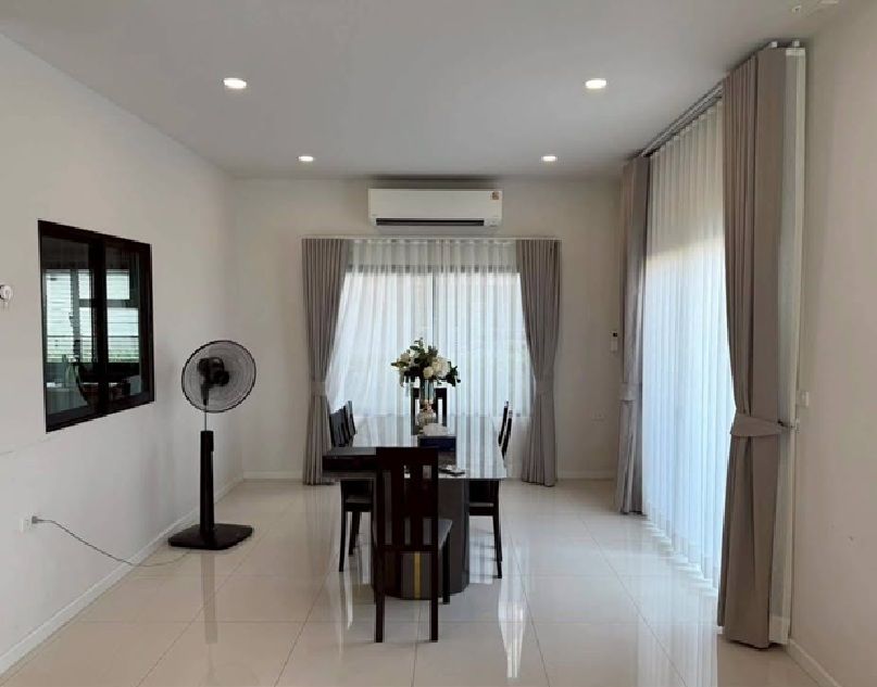 - ให้เช่าบ้านเดี่ยว 2 ชั้น หลังมุม โครงการ บริทาเนีย บางนา-ศรีวารี / ซอยลาดกระบัง 54 / หลังใหญ่สุดของโครงการ / ติดสวนส่วนกลาง