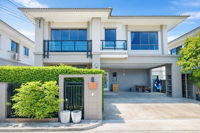 - ใกล้ แม็คโคร บางนา 900 ม.บ้านเดี่ยว 2 ชั้น 45 ตร.วา.180 ตร.ม. บางนา-สุวรรณภูมิ ถ.กิ่งแก้ว 3 นอน 3 น้ำ ซัมมิท วินด์มิลล์ กอล์ฟคลับ 900ม.