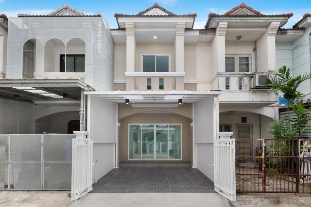 - ทาวน์โฮม 2 ชั้น รีโนเวทใหม่ พุทธชาด บางบัวทอง (ซอยเถ้าแก่น้อย) ใกล้สี่แยกบางพลู ต่อเติมครบ หิ้วกระเป๋าเข้าอยู่ได้เลย