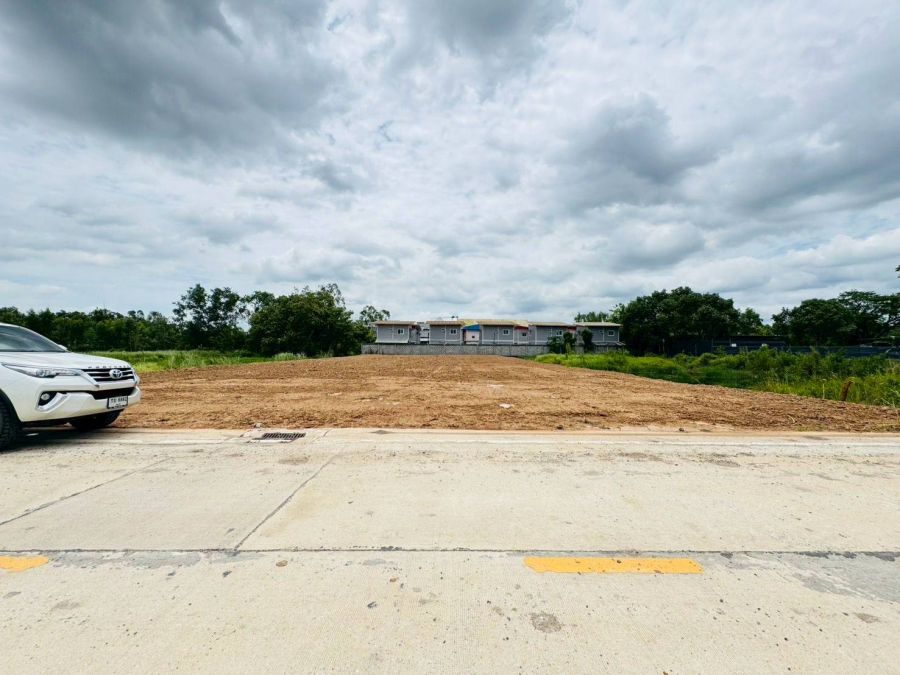 - ขายที่ดินเปล่าถมแล้ว 2 ไร่ ซอยไอยรา34 หลังตลาดไท ตรงข้ามโรงเรียนเทศบาลท่าโขลง คลองสอง คลองหลวง ปทุมธานี