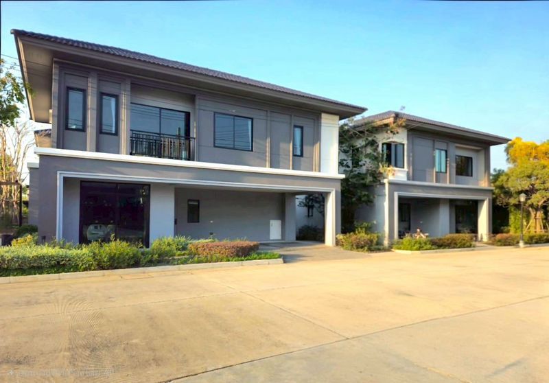 - บริทาเนีย เวสต์เกต มี 5 TYPE พื้นที่ใช้สอย 150 - 230 ตารางเมตร ใกล้ Central เวสต์เกต และ MRT คลองบางไผ่ ตำบลบางแม่นาง อำเภอบางใหญ่ จังหวัดนนทบุรี