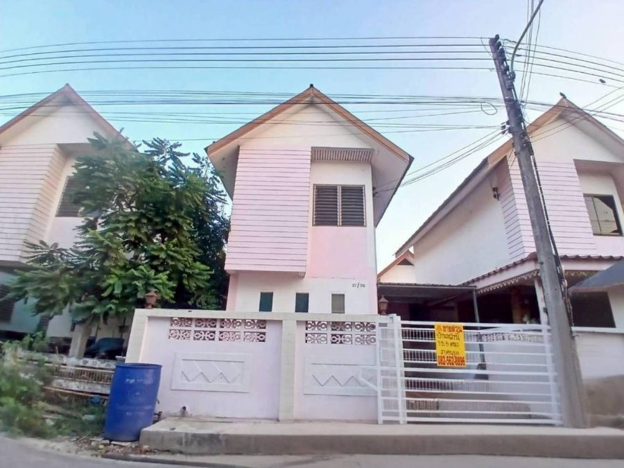 - ขายบ้าน 2 ชั้น หมู่บ้านเอื้ออาทร5/1 คลองหลวง