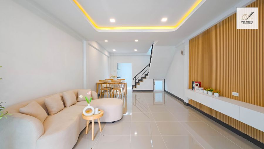 - ขาย ทาวน์เฮ้าส์ 2 ชั้น หมู่บ้านมโนรมย์ 4 เฟอร์นิเจอร์ครบ หิ้วกระเป๋าเข้าอยู่ได้เลย!