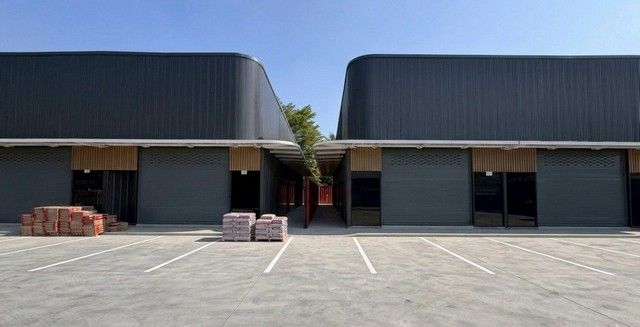 - โกดัง พร้อมออฟฟิศ เอกมัย รามอินทรา ให้เช่า ซอยโยธินพัฒนา 3 - เลียบทางด่วนรามอินทรา - ลาดพร้าว 71