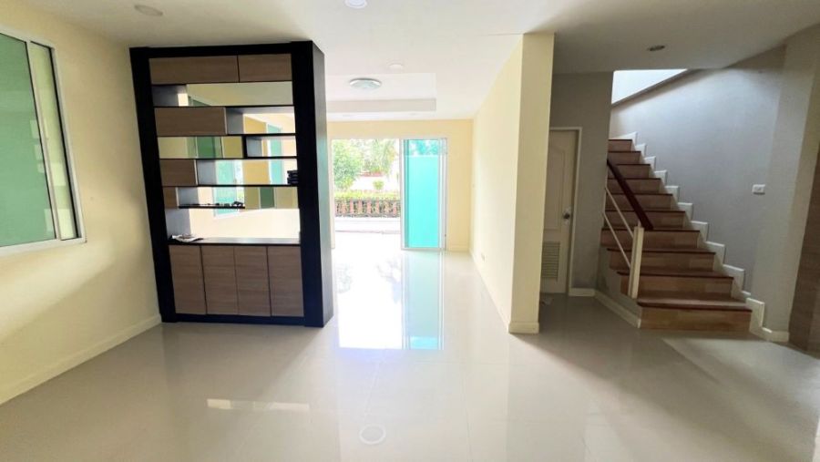 - บ้านเดี่ยวหลังใหญ่ ทำเลดี ใจกลางบ้านฉาง ระยอง