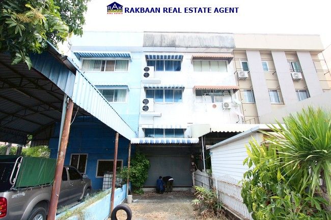 - ขายตึก 1คูหา 3ชั้นครึ่ง 25ตร.ว. พระยาสุเรนทร์22 เหมาะทำโรงเรียนกวดวิชา หอพัก ที่สต๊อกสินค้า ออฟฟิศ ราคาเพียง 3.5ล้านเท่านั้น