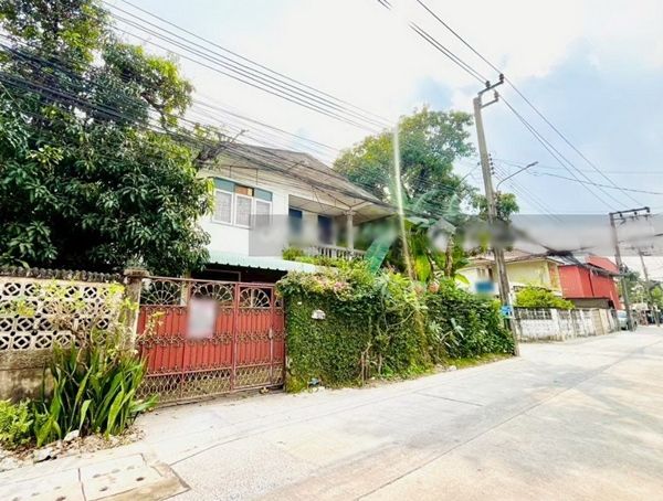 - ขายบ้านเดี่ยว 2 ชั้น ลาดพร้าว101 ซอย48 (ซ.บ่อปลา) พื้นที่ 64 ตรว.บ้านหลังมุม ทำเลดี ราคาต่อรองได้