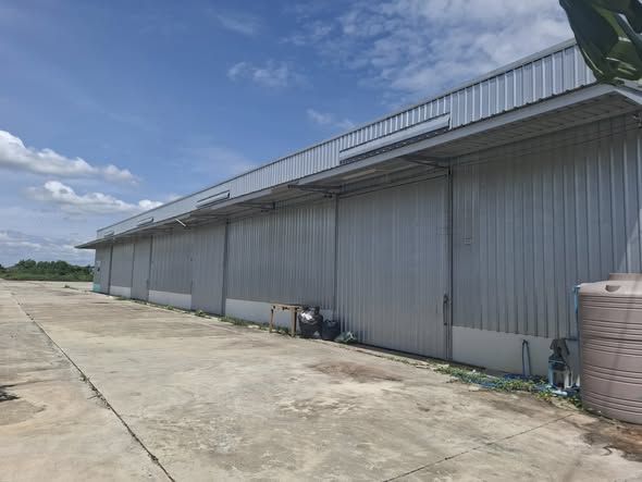 - โกดังให้เช่า โรงงานให้เช่า พร้อมสำนักงาน ขนาดเล็ก ราคาถูก คลองพระอุดม ลาดหลุมแก้ว ปทุมธานี