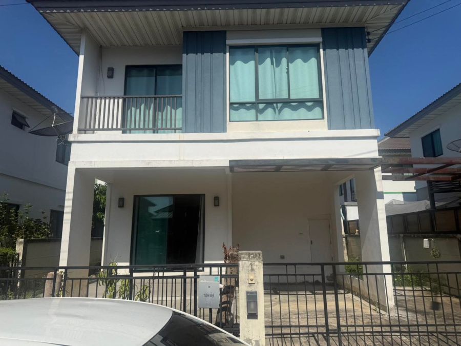 - ให้เช่า บ้าน โครงการ โมดิ วิลล่า ลาดกระบัง พร้อมอยู่ ใกล้สนามบินสุวรรณภูมิ ราคา 20,000 บาท/เดือน