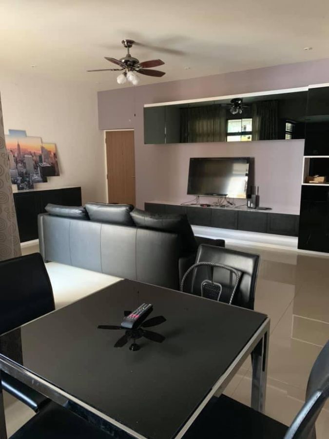 - ให้เช่าและขายถูกคอนโด เซนต์ชาร์ม คอนโดมิเนียม Saint Charm Condominium ขนาด 79 ตรม. 1นอน 1น้ำ ชั้น4 เฟส1 ตึก2 ห้องสวย พร้อมเฟอร์ ใกล้BTS ศรีนครินทร์ 38