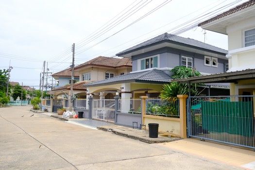 - ขายบ้าน 2 ชั้น 43 ตารางวา ม.ภัทรนิเวศน์ ปทุมธานี ปรับปรุงใหม่ทั้งหลัง พร้อมอยู่