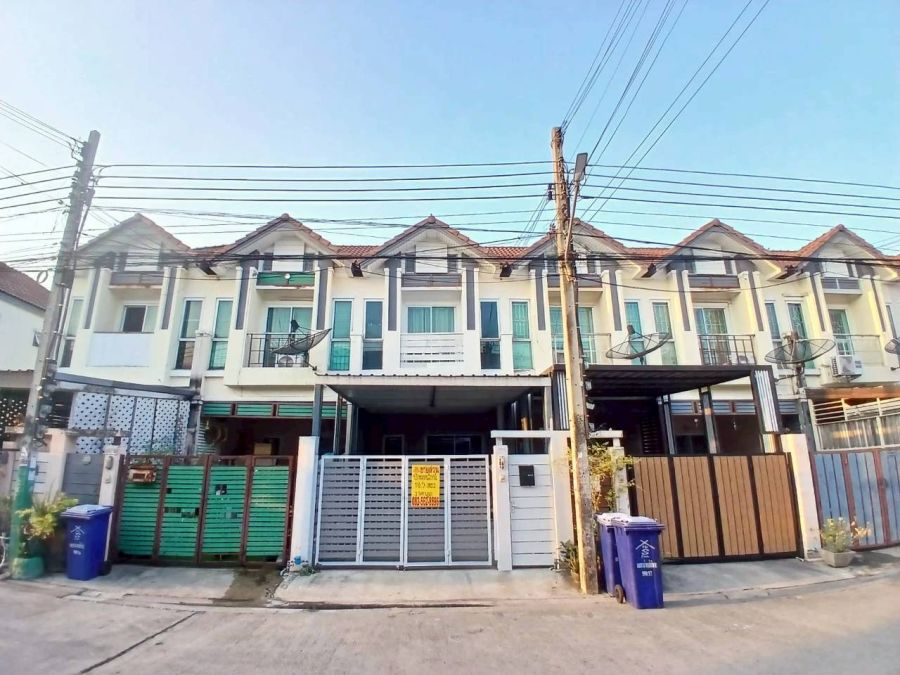 - ขายบ้าน 2 ชั้น หมู่บ้านเดอะทาวน์ ซอยเพิ่มสิน20 แยก6