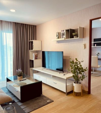 - คาซ่าคอนโด @ช้างเผือก วิวสนามกอล์ฟลานนา ต้นไม้ร่มรื่น ห้องนั่งเล่นแยกโซนชัดเจน พร้อมเฟอร์ครบ