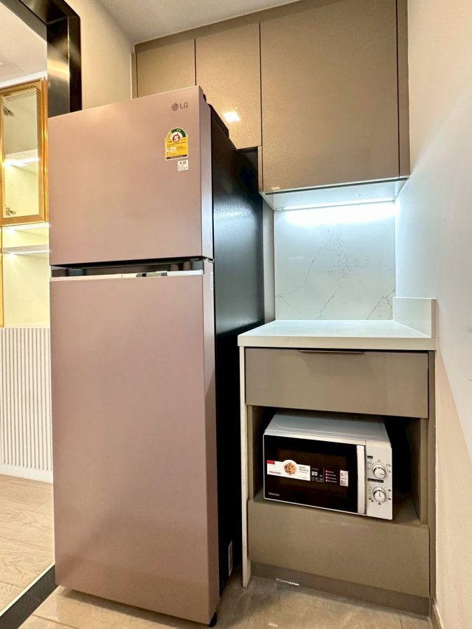 - คอนโดระดับ Luxury ทำเลอโศก-พระราม 9 ใกล้ MRT พระราม 9 และ Central Rama 9 สิ่งอำนวยความสะดวกครบระดับโรงแรม