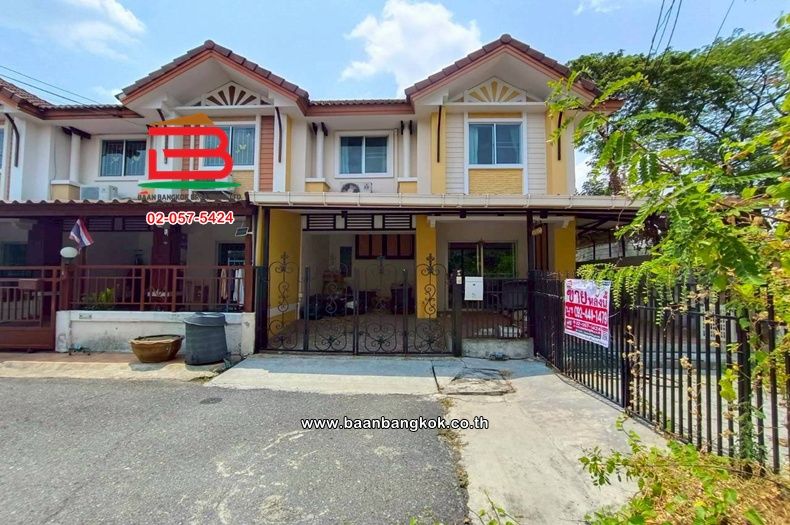 - ทาวน์เฮาส์ เนื้อที่ 29 ตร.ว. โครงการ พฤกษาวิลล์ 6 รามอินทรา-พระยาสุเรนทร์ (ซอยพระยาสุเรนทร์ 23) ถนนรามอินทรา 109 เขตคลองสามวา