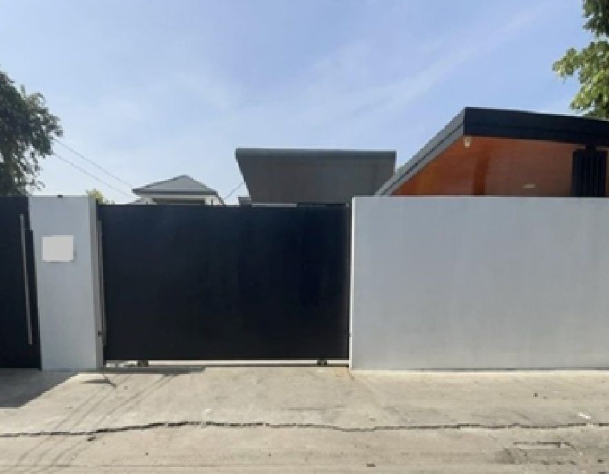 - ให้เช่าอาคารสำนักงาน / Home Office 3 ชั้น พร้อมโกดังด้านหลัง ซอยบางแค / ใกล้ MRT บางแค / พื้นที่ใช้สอยรวม 750 ตารางเมตร