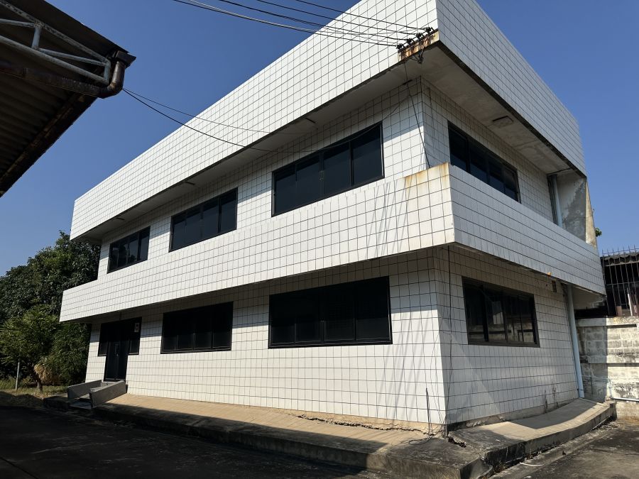 - ขายที่ดินพร้อมสิ่งปลูกสร้าง ,อาคารโรงงาน ,อาคารสำนักงาน 2 หลัง ในซอยเพชรเกษม 41 ถนนเพชรเกษม ตำบลบางแค เขตภาษีเจริญ กทม.