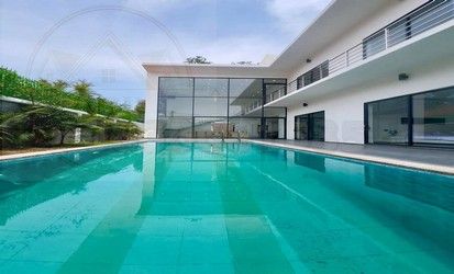 - poolvilla บนเขาพระตำหนัก พัทยา คุ้มค่าการลงทุน เนื้อที่ 585 ตรม. พัทยา บางละมุง ชลบุรี
