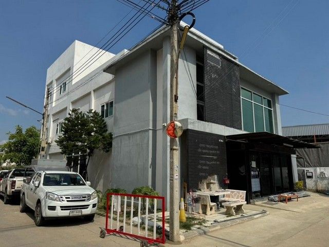 - ขายโฮมออฟฟิศ ทำเลดี ใจกลางเมือง เขตบ้านเก่า พานทอง ชลบุรี FP-B01948