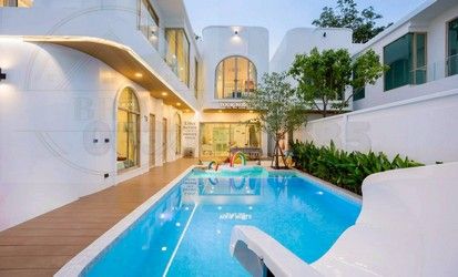 - Pool Villa หรู พัทยา พร้อมผู้เช่า รับรายได้ต่อเดือน 150,000 บาท ทะเล 600 เมตร เนื้อที่ 91 ตรว. 5 นอน 6 น้ำ พัทยา บางละมุง ชลบุรี