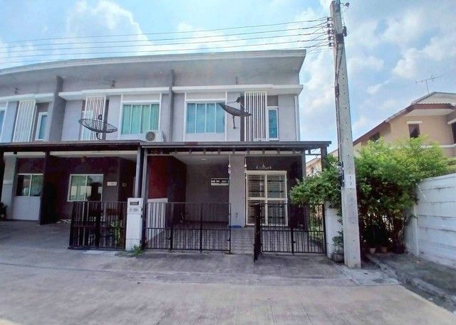 - โครงการพฤกษาวิลล์ 114 รามคำแหง - ร่มเกล้า ( หลังมุม ) ซอยร่มเกล้า 64 ถนนเคหะร่มเกล้า กรุงเทพ - ทำเลศักยภาพสูง ราคาพิเศษ