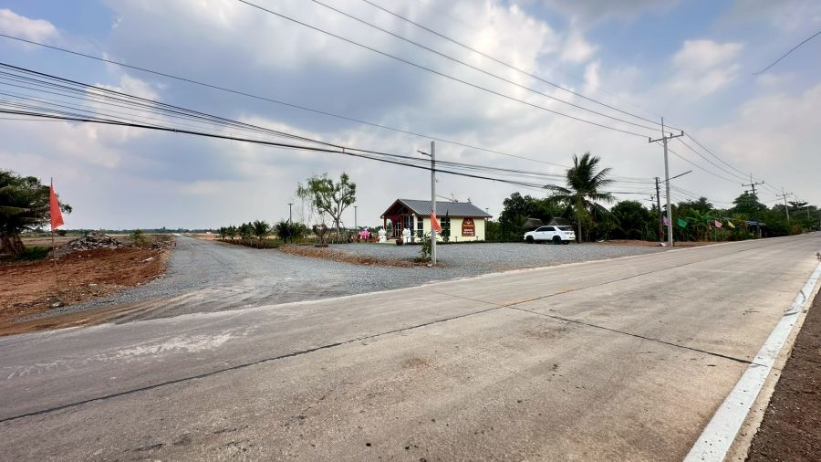 - ขายที่ดิน 200 ตร.ว 7.9 แสน ถนน 8 เมตร น้ำประปา ไฟฟ้าสามเฟส คลอง 8 หนองเสือ ปทุมธานี