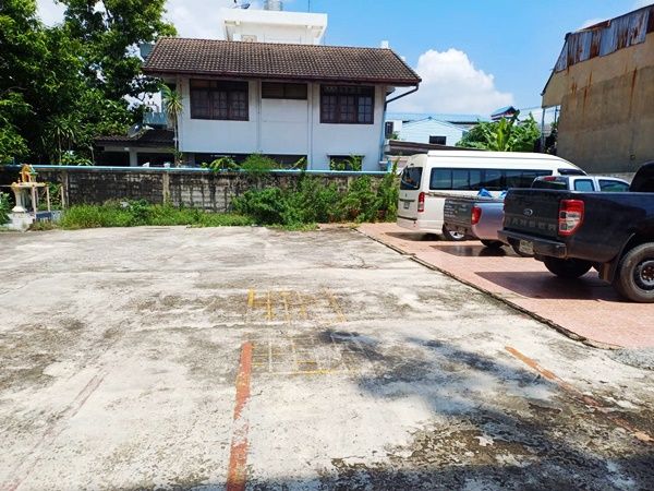- ขายที่ดิน 150 ตรว.ถม-เทปูนแล้ว ซอยลาซาล 26 สุขุมวิท 105 (ใกล้ BTS แบริ่ง) เขตพระโขนง