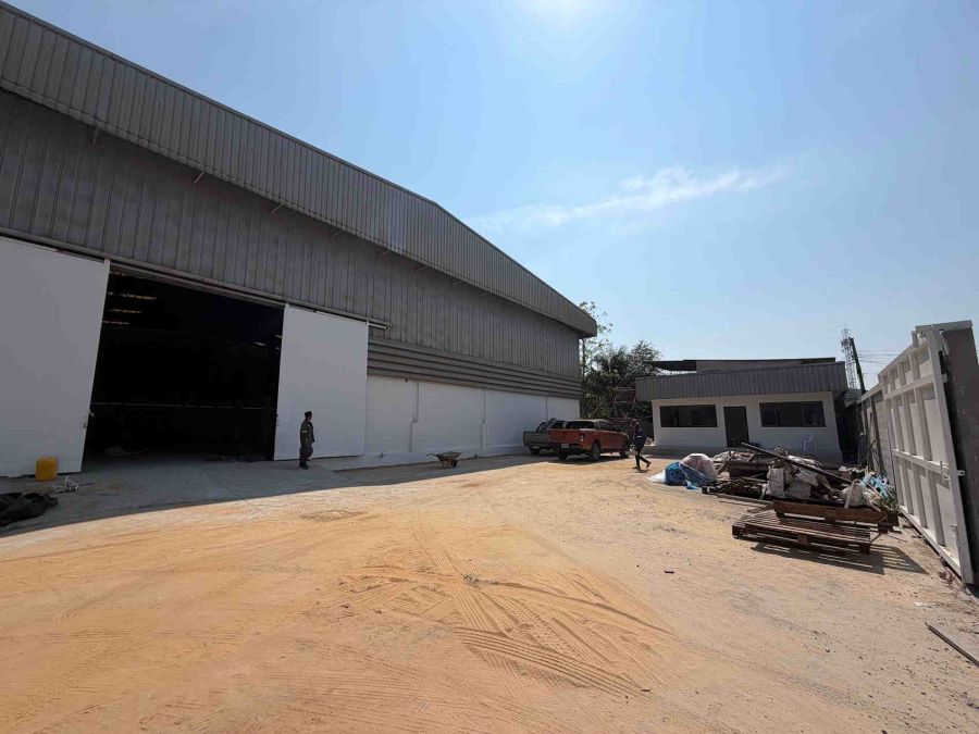 - ให้เช่าโรงงานหลังเดี่ยวปรับปรุงใหม่ ขนาด 1,000 ตร.ม. บนถนนเทพารักษ์ สมุทรปราการอยู่ในทำเลอุตสาหกรรมศักยภาพสูง