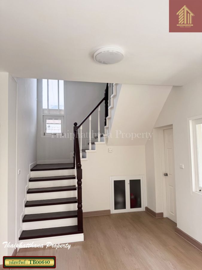 - บ้านเดี่ยว เพอร์เฟค พาร์ค เคหะร่มเกล้า 64 หลังริม รีโนเวทใหม่
