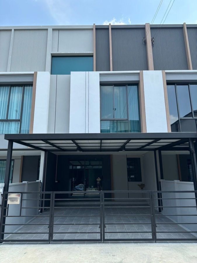 - ให้เช่า ทาวน์โฮม3 ชั้น Pleno สุขุมวิท-บางนา 4 บ้านใหม่ พร้อมเข้าอยู่อาศัย