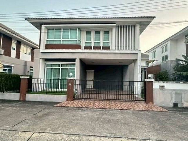 - ให้เช่าบ้านเดี่ยว 2 ชั้น เดอะลีฟวิ่งศรีราชา 3นอน 3น้ำ มีเฟอร์ พร้อมอยู่ ใกล้แหลมฉบัง นิคมปิ่นทอง ชลบุรี