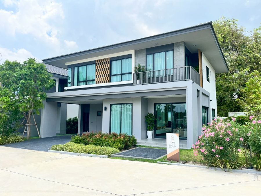 - Riva Prime บ้านสวยวิวเขา ใกล้ทะเลบางแสน บ้านเดี่ยวหรูสำหรับ ครอบครัวใหญ่ ที่ออกแบบมาเพื่อทุกช่วงวัยของการใช้ชีวิต