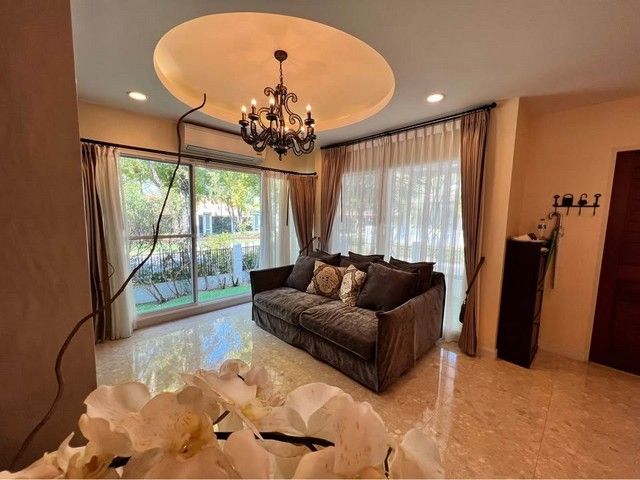 - ให้เช่าบ้าน โครงการ Grand Bangkok Boulevard Rama 9-Srinakarin 4ห้องนอน มีห้องแม่บ้าน ติดโรงเรียนนานาชาติเวลลิงตัน ติด สนามกอล์ฟยูนิโก้