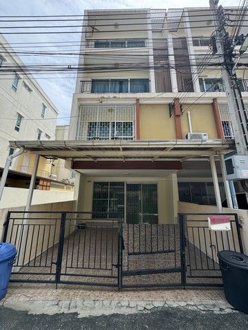 - ให้เช่าโฮมออฟฟิศ 4 ชั้น โครงการ ปรัชญา biz home @ on nut 67 ประเวศ ใกล้สนาบินสุวรรณภูมิ