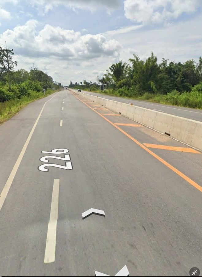 - ขายที่ดินแปลงสวยใกล้วงเวียนจักราชติดถนหมายเลข226 ขนขนาด41ไร่