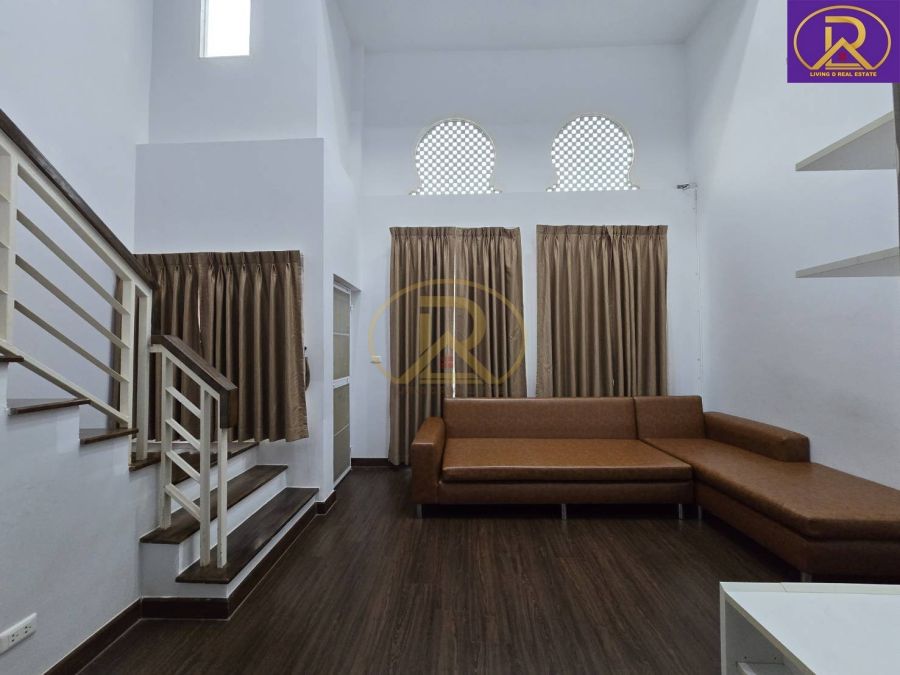 - ให้เช่าหมู่บ้านวิลล่า มารอค (Villa Maroc) สไตล์โมร็อคโค ถ.มิตรสัมพันธ์-บางแสน และสี่แยกถนนข้าวหลาม ต.บ้านปึก อ.เมืองชลบุรี จ.ชลบุรี