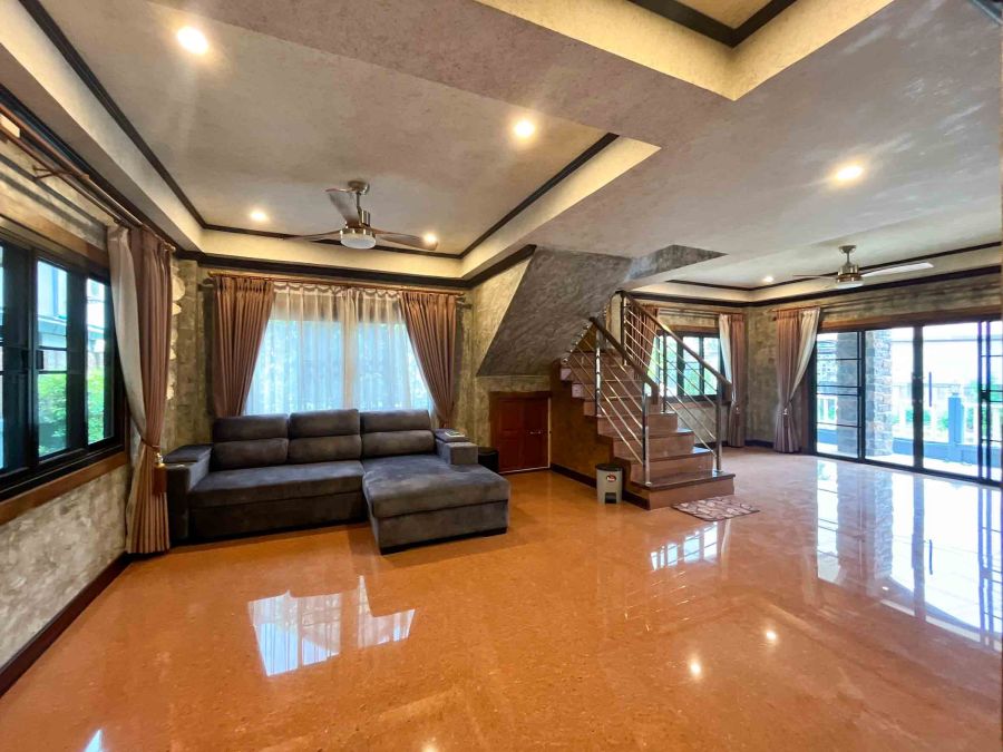 - ขายบ้านพร้อมอยู่ หางดง เชียงใหม่ ใกล้วงแหวนรอบ 3 ใกล้โรงเรียนนานาชาติ (EN below)