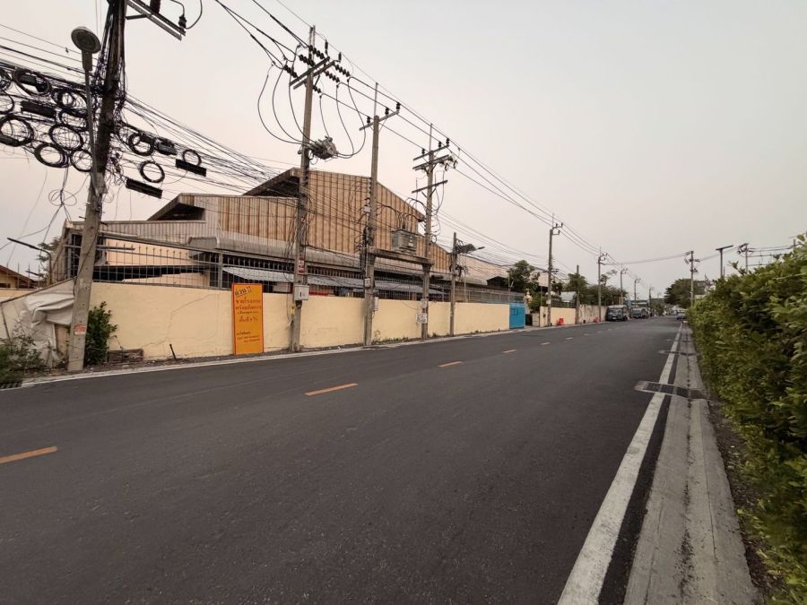 - ขายที่ดินพร้อมโรงงานซอยจงศิริทำเลติดถนนใหญ่ ตำหรุ-บางพลี