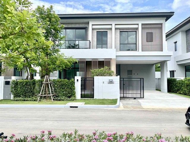 - ให้เช่าบ้านเดี่ยว 4 ห้องนอน 4 ห้องน้ำ หน้าบ้านทิศเหนือ บางกอก บูเลอวาร์ด บางนา กม 5