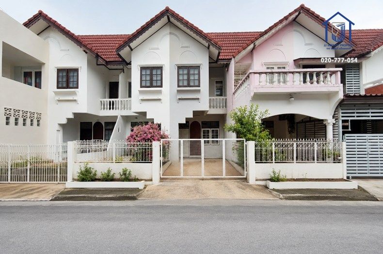 - ขายทาวน์เฮาส์ 2 ชั้น หมู่บ้านสวนทองวิลล่า ซอยรามอินทรา 40 ใกล้รถไฟฟ้าสายสีชมพู(กม.6)