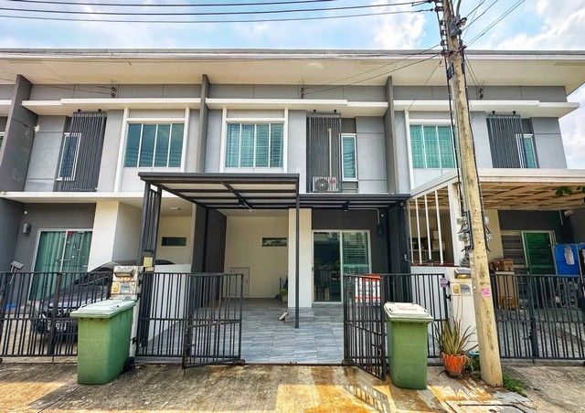 - ขายทาวน์โฮม พฤกษาวิลล์100 พหลโยธิน-คลองหลวง พร้อมเข้าอยู่ ราคาเพียง 1.89 ล้านบาท
