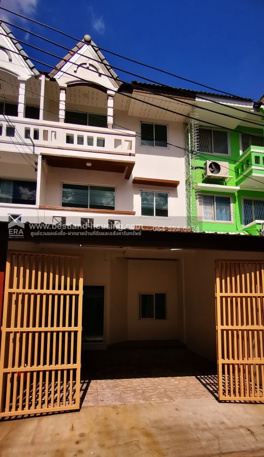 - ขายทาวน์โฮม 3 ชั้น นวมินทร์155 เข้าซอย 200 เมตร ปรับปรุงใหม่ทั้งหลังพร้อมอยู่ ทำเลดี สถานีรถไฟฟ้าสายสีชมพูสถานีคู้บอน