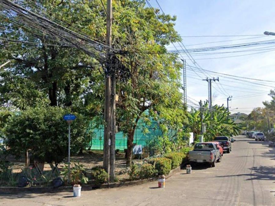 - ขายที่ดินแปลงสวย 2-1-10 ไร่ ถนนเสนานิคม1 ซอย 28 ลาดพร้าว-วังหิน แขวงจันทรเกษม เขตจตุจักร กรุงเทพๆ