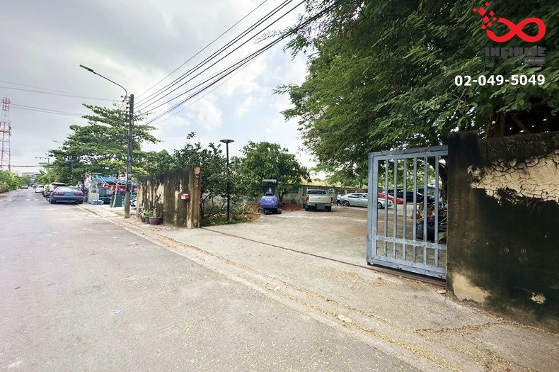 - ขายที่ดิน 371 ตร.ว.พร้อมสิ่งปลูกสร้าง ซอยคู้บอน 24 เข้าออกได้ 2 ทาง ใกล้รถไฟฟ้าสายสีชมพู
