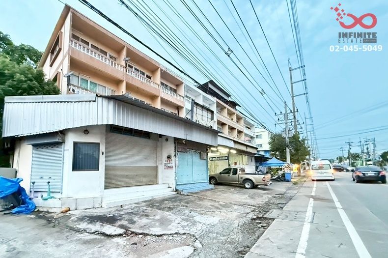 - ขายอาคารพาณิชย์ 3.5 ชั้น 89 ตร.ว. ชุมชนหนองปรือ ศรีราชา ชลบุรี ใกล้นิคมอุตสาหกรรม