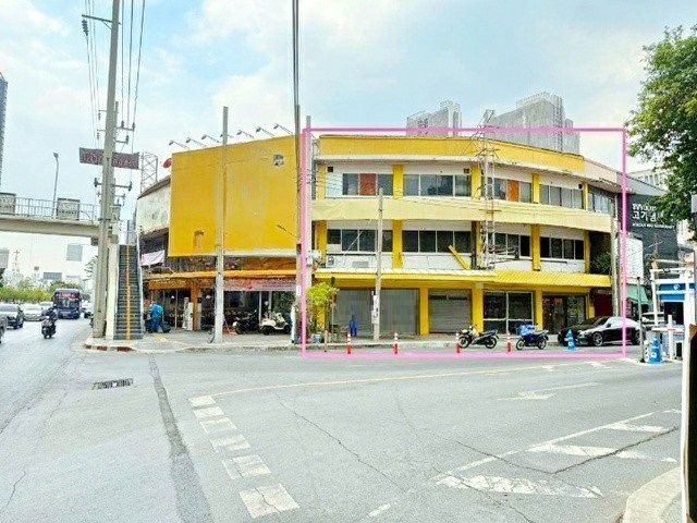 - ใกล้ MRT สามย่าน 450 ม.พื้นที่ต่อชั้น 36 ตร.ว.144 ตร.ม. ซ.จุฬา ติดถนนพระราม 4 ตึกแถวให้เช่า สามย่าน 2 นอน 5 น้ำ