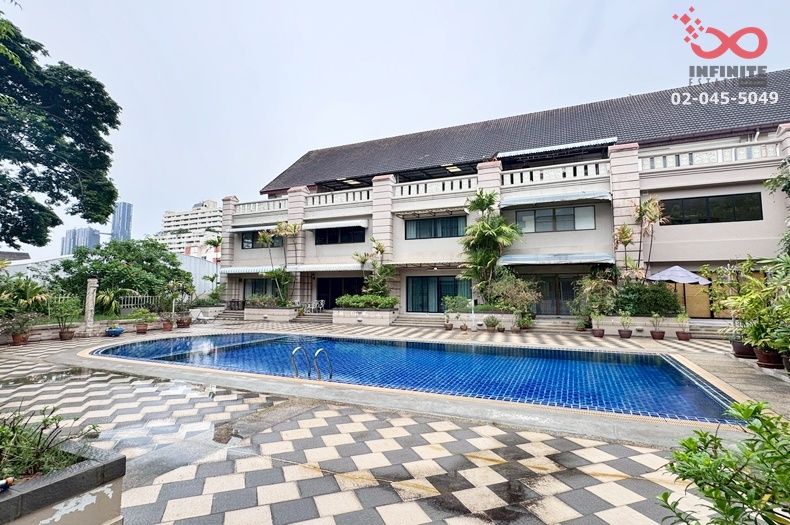 - ให้เช่าทาวน์โฮม 4 ชั้น 6 นอน 29 ตร.ว. บ้านสวนเกษมสุวรรณ สุขุมวิท 50 ใกล้ BTS อ่อนนุช